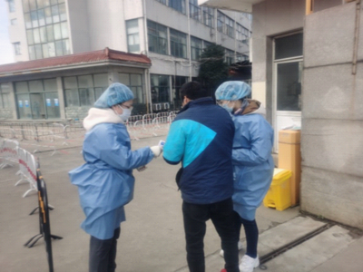 三八節(jié)特寫(xiě) 致敬全市住建系統(tǒng)抗疫一線最美的“巾幗英雄”與堅(jiān)守崗位的外賣(mài)遞送員